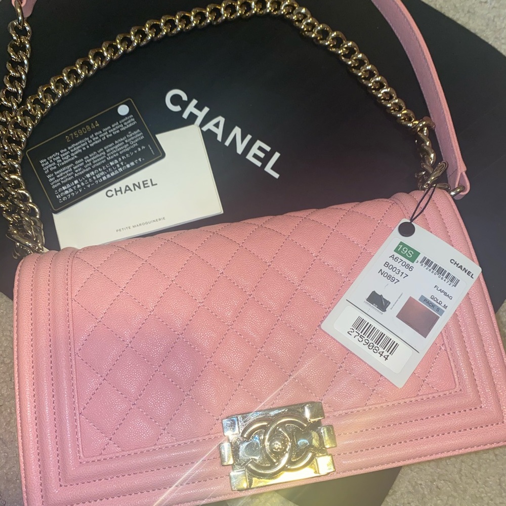 *SOLD* CHANEL Pink Caviar Boy Bag - Picture 4 of 16